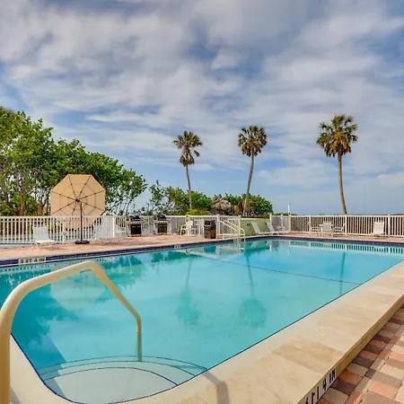 Sunlit Longboat Key Escape With Private Resort Beach